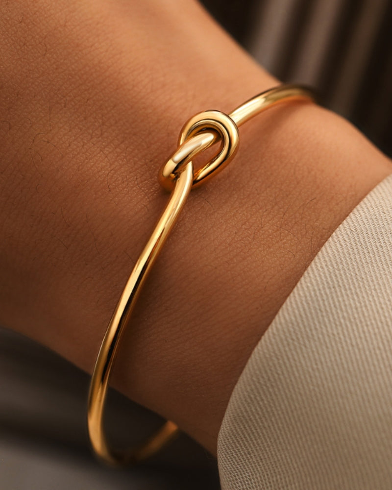 Eternity Knot Bracelet - Old Money