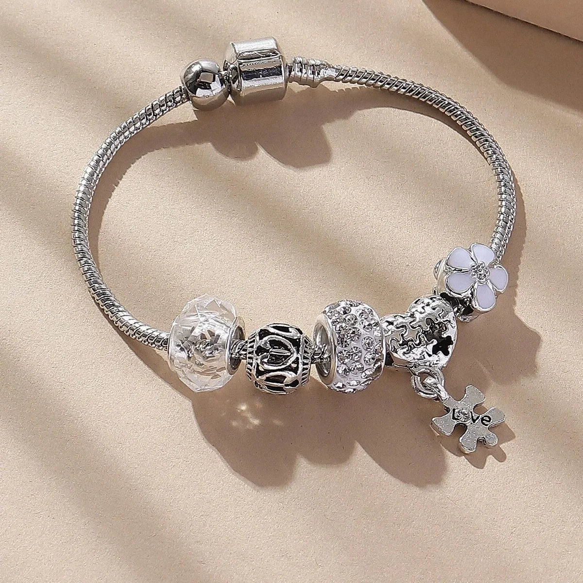 Valén – Multi-Element Beaded Love Bracelet