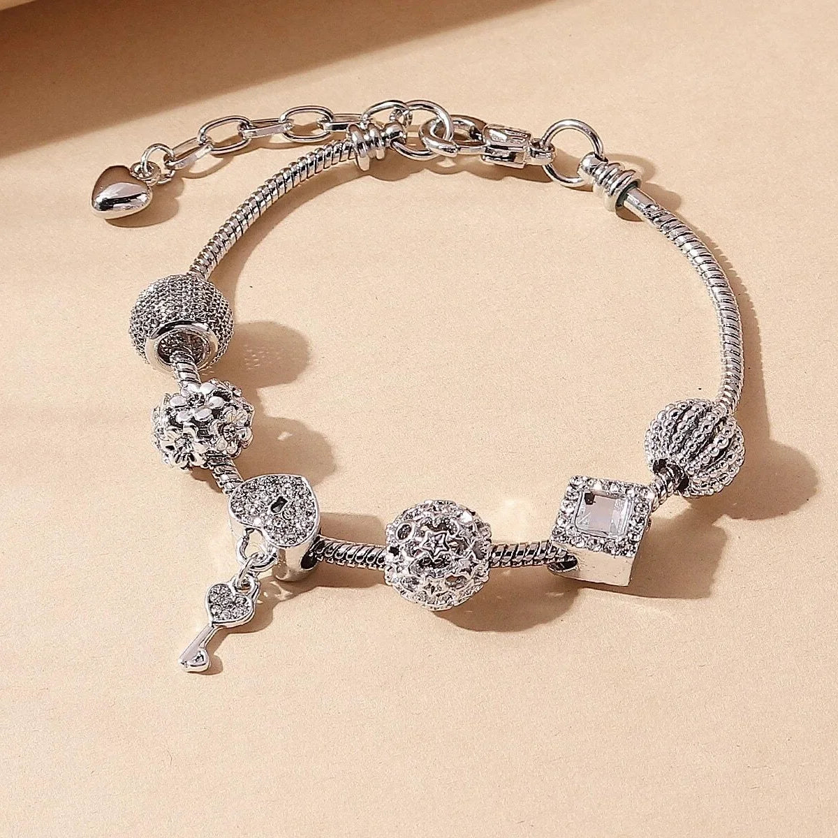 Valén – Multi-Element Beaded Love Bracelet