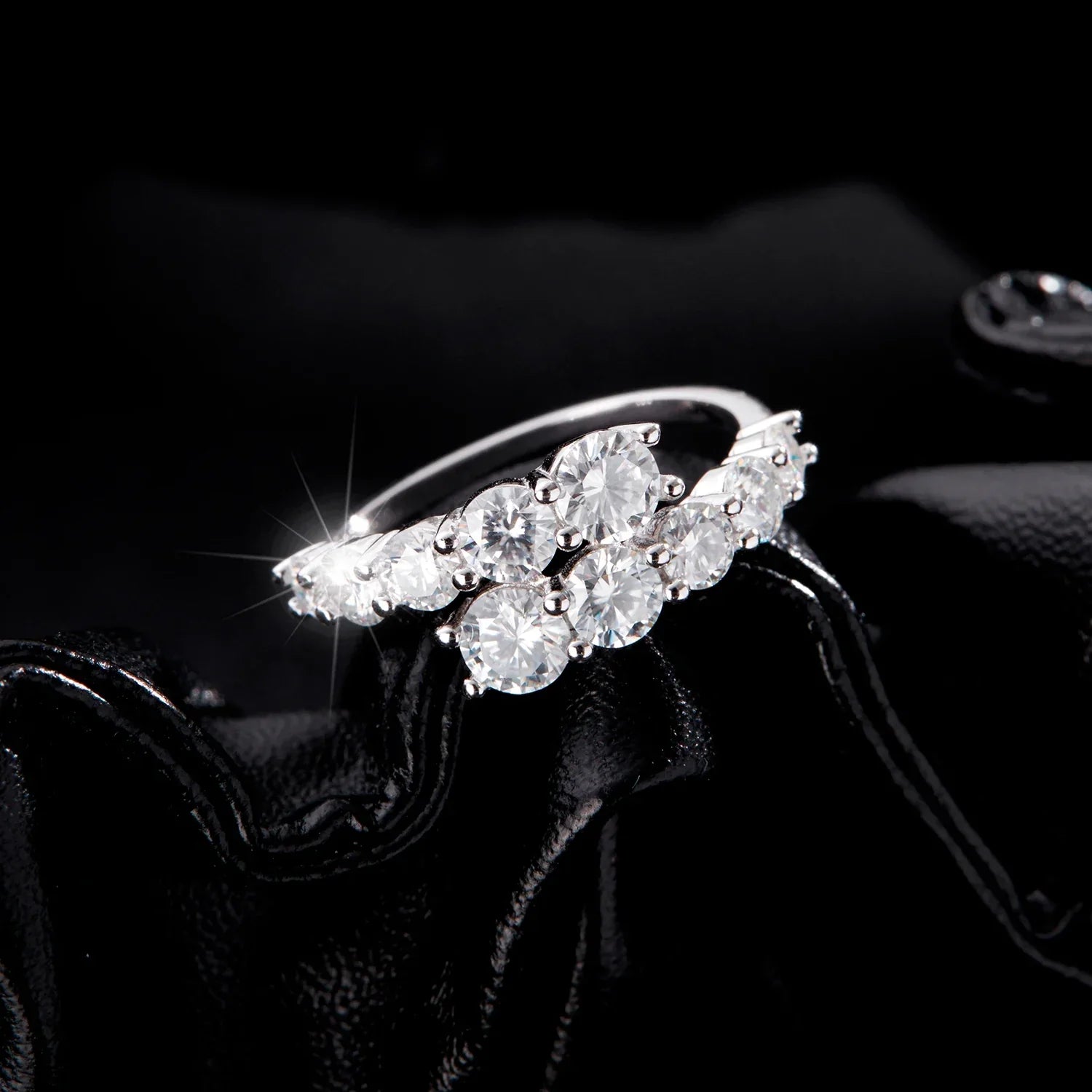 Valén – Infinite Brilliance in a Timeless Eternity Design