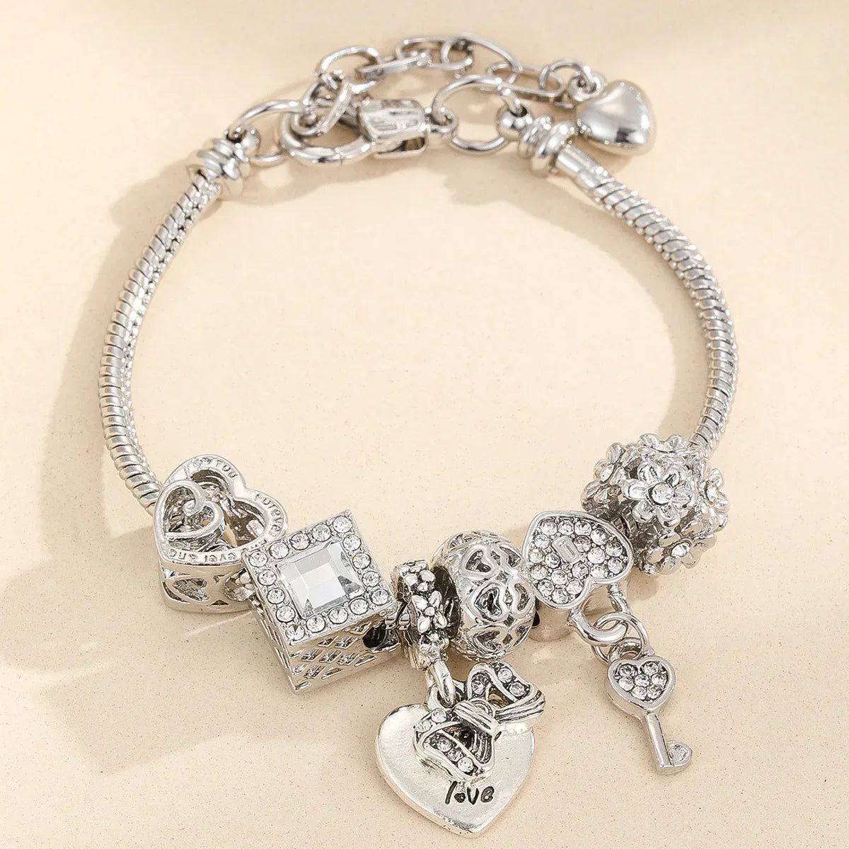 Valén – Multi-Element Beaded Love Bracelet