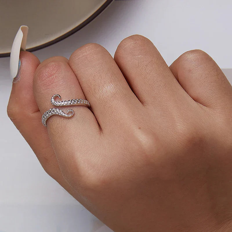 Lustre Kraken Ring