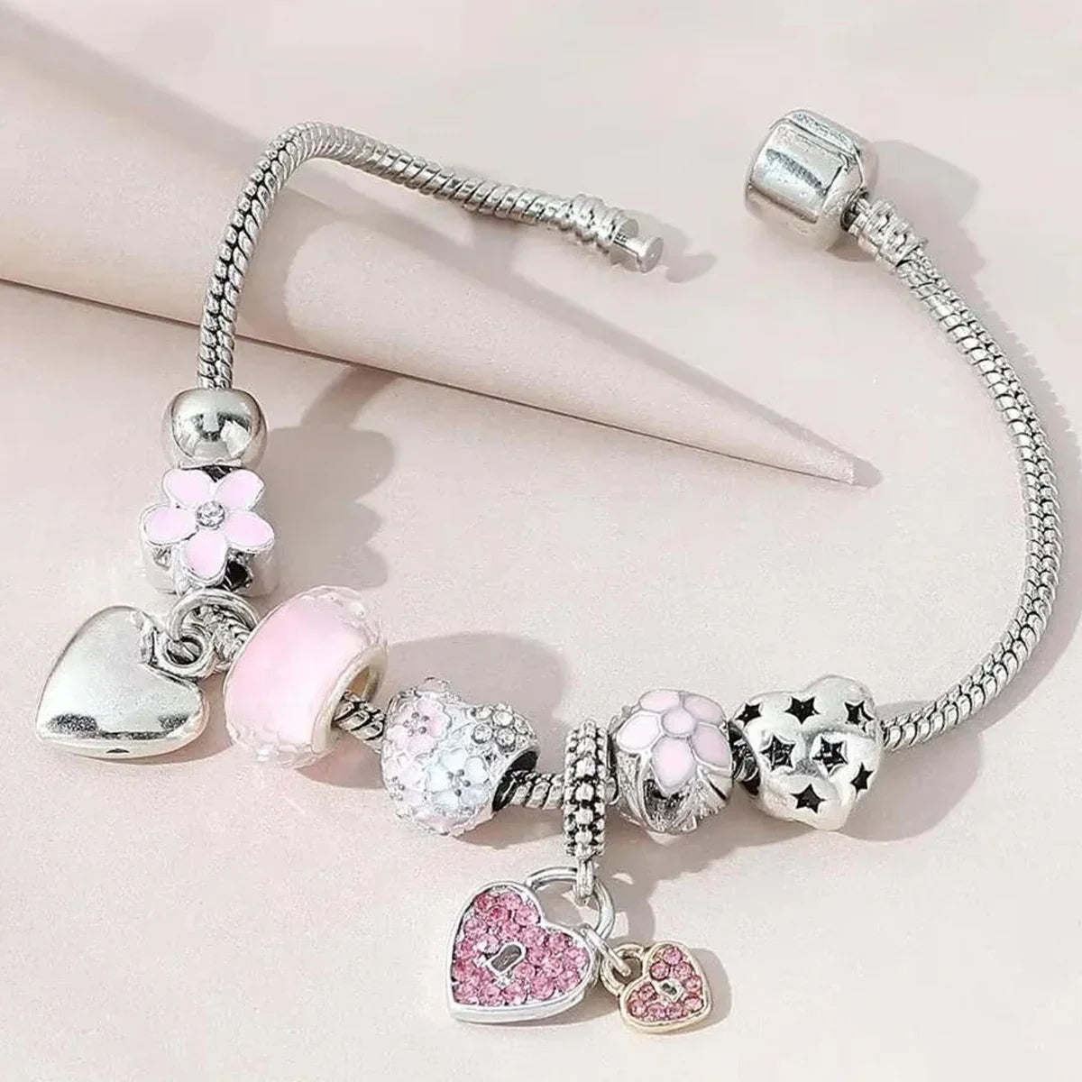 Valén – Multi-Element Beaded Love Bracelet